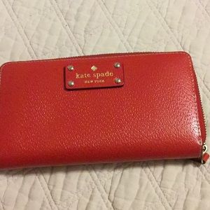 Kate Spade zip wallet